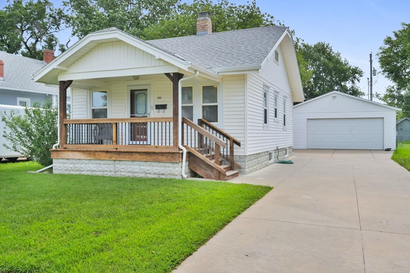 220 N Athenian Ave, Wichita, KS 67213