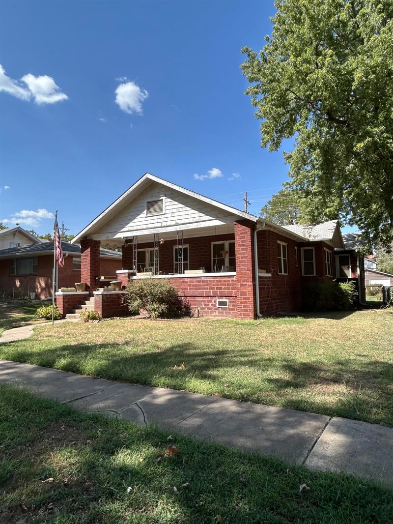 512 E 12th, Winfield, KS 67156