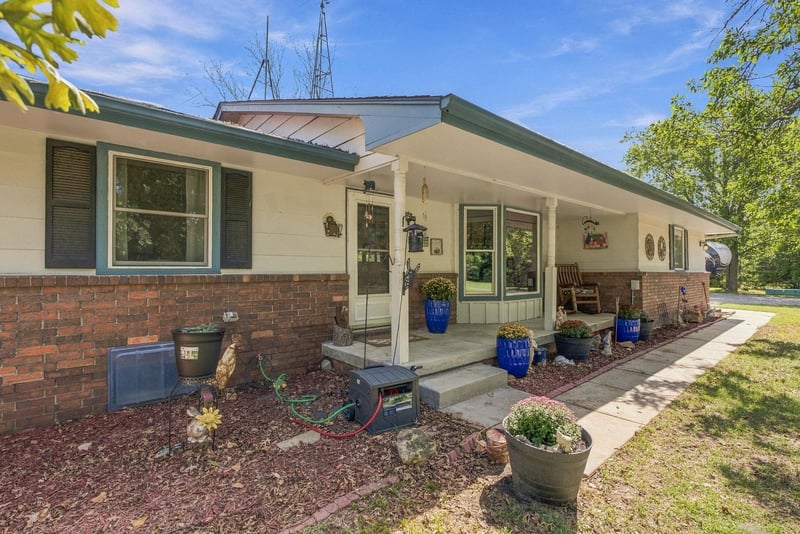 9240 S Greenwich Rd, Derby, KS 67037