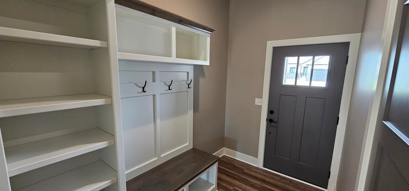 1511 E Midway Ct, Valley Center, KS 67147