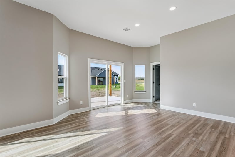 1511 E Midway Ct, Valley Center, KS 67147