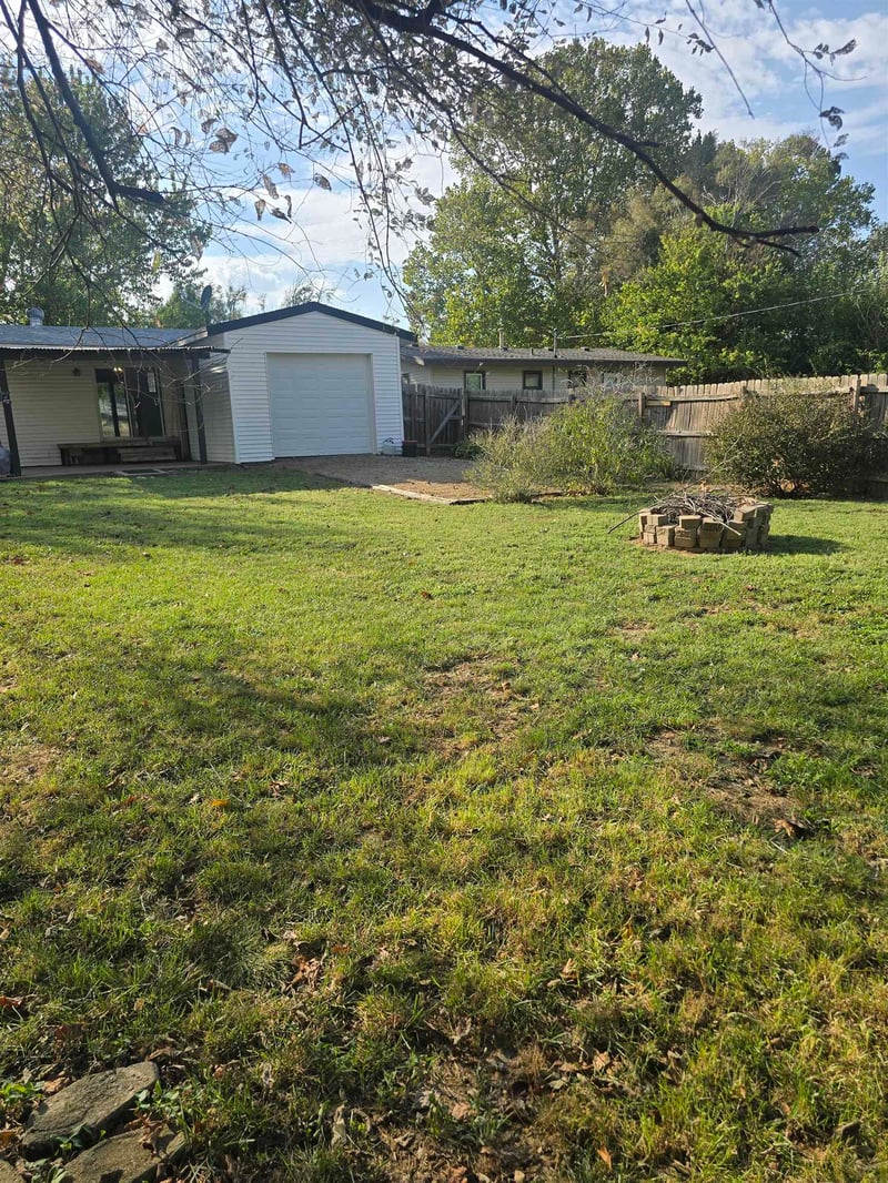 410 S Sunset, Haysville, KS 67060