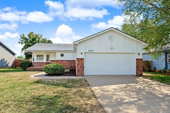 5823 W Kemper St, Wichita, KS 67215