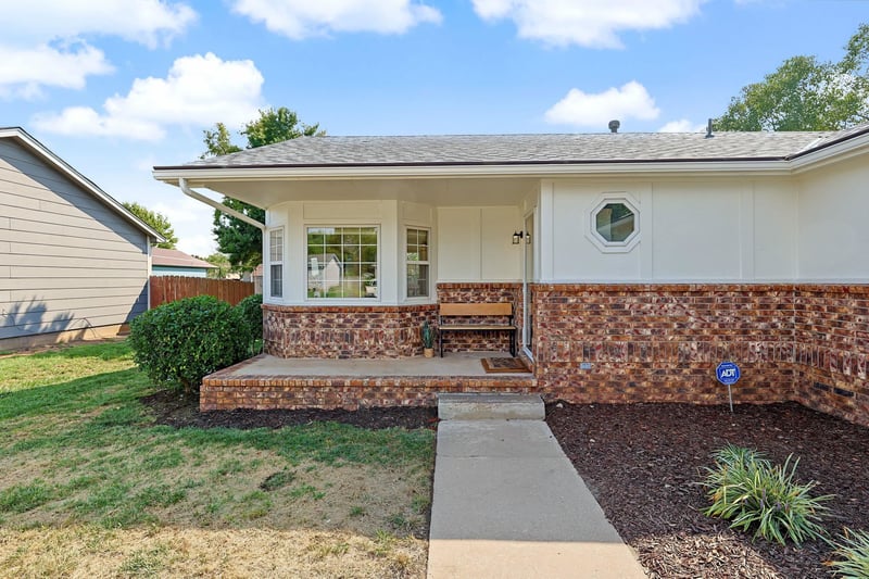5823 W Kemper St, Wichita, KS 67215
