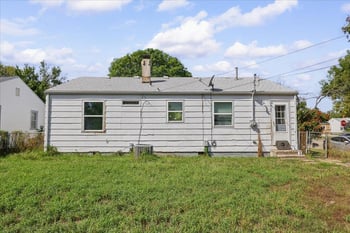 2502 S Victoria Ave, Wichita, KS 67216