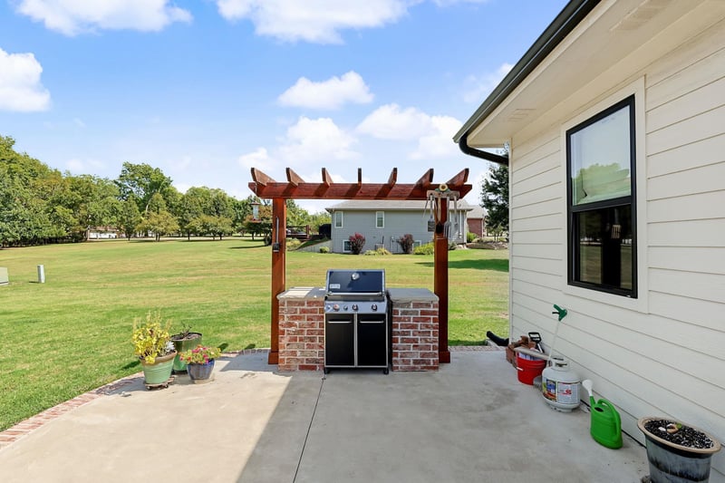 2116 Eastridge, Arkansas City, KS 67005
