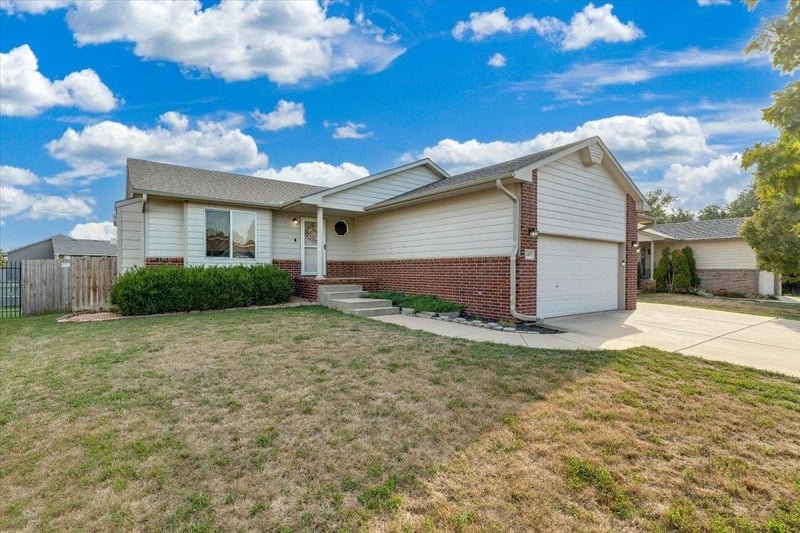 2407 E Kite St, Wichita, KS 67219