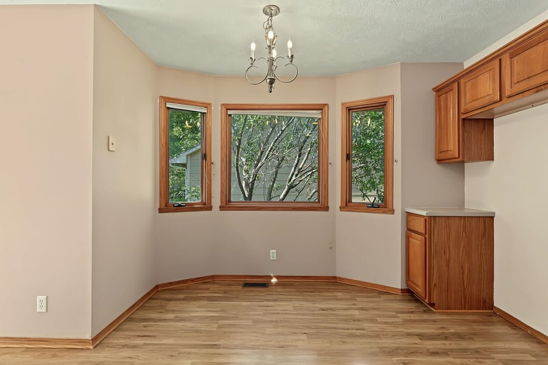 109 N Valley Stream, Derby, KS 67037