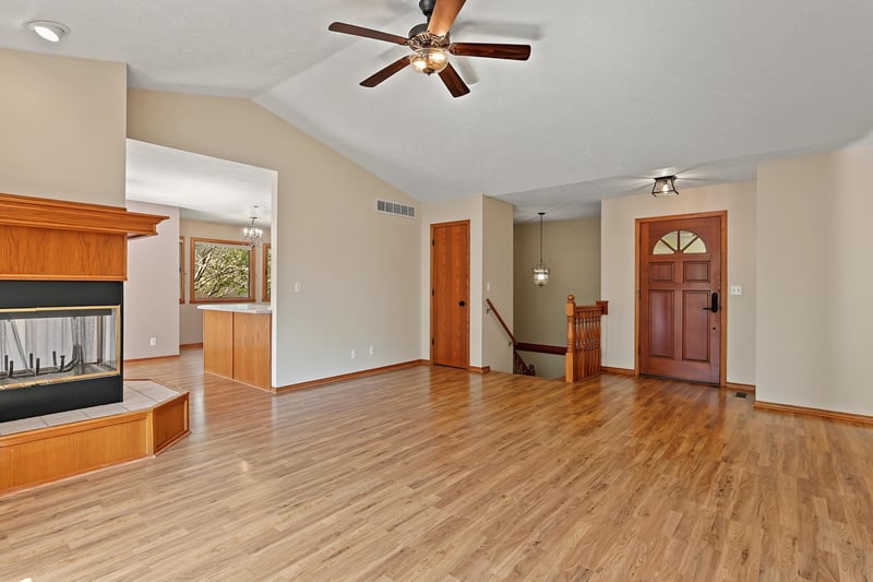 109 N Valley Stream, Derby, KS 67037