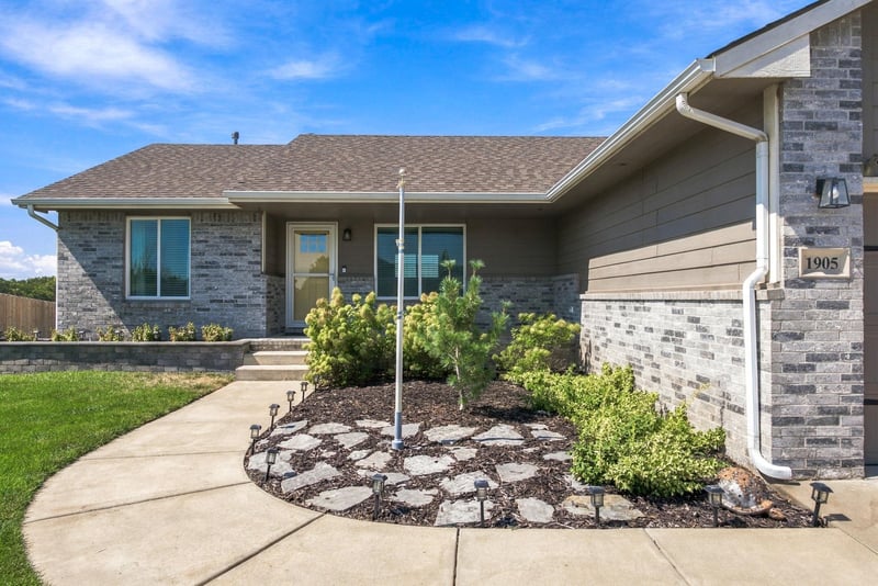 1905 N Kentucky Ln, Wichita, KS 67235-1249