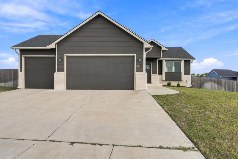 10718 E Bonita St, Wichita, KS 67207