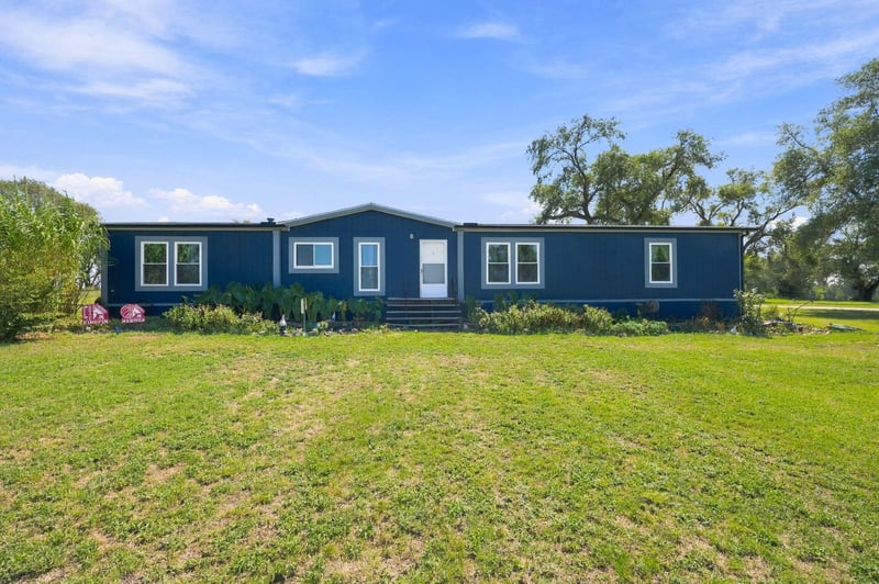 792 N Bluff, Conway Springs, KS 67031