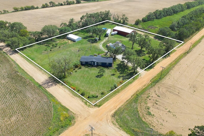 792 N Bluff, Conway Springs, KS 67031