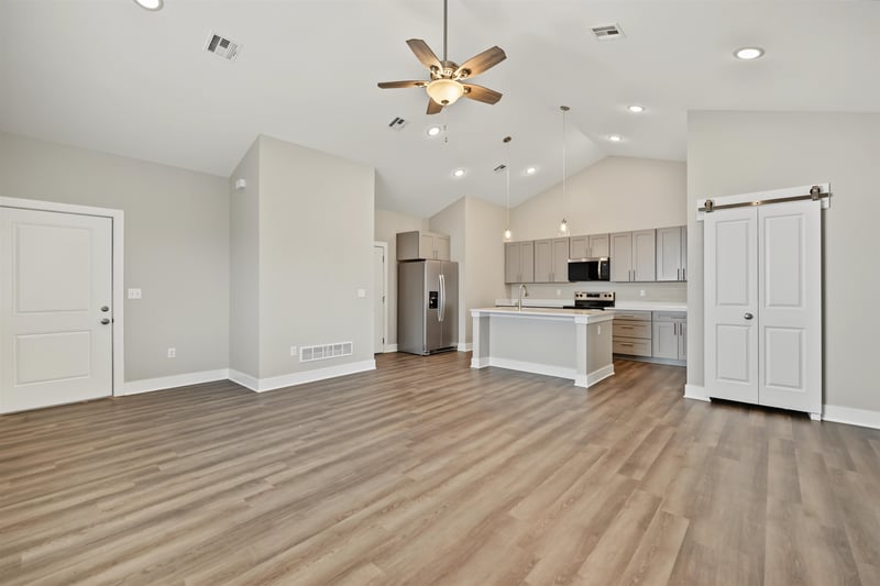 1242 Steve Hawley Ln, Salina, KS 67401