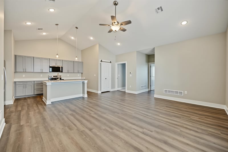 1242 Steve Hawley Ln, Salina, KS 67401