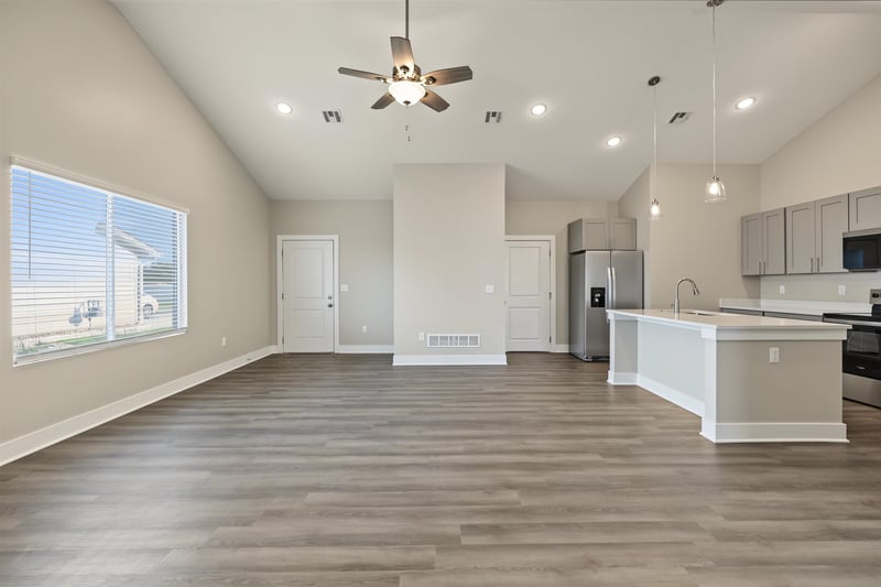 1242 Steve Hawley Ln, Salina, KS 67401