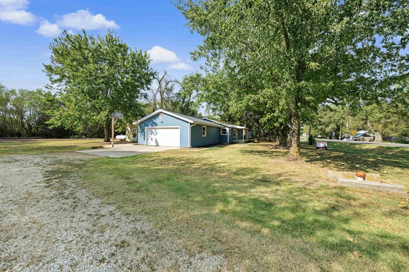 1639 Comanche Rd, Mcpherson, KS 67460
