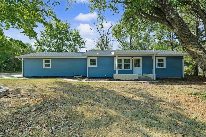 1639 Comanche Rd, Mcpherson, KS 67460