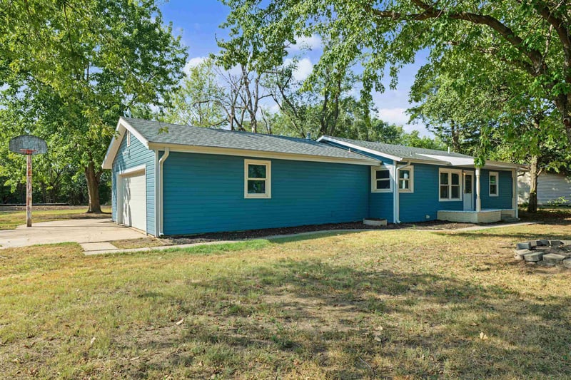 1639 Comanche Rd, Mcpherson, KS 67460