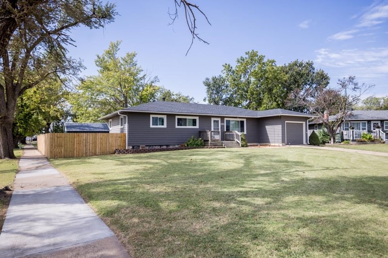 1013 Scott Ave, Salina, KS 67401