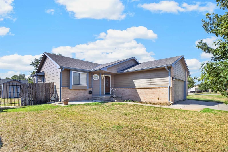 2813 W 43rd St S, Wichita, KS 67217
