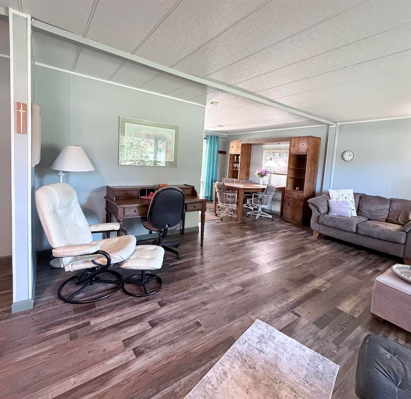 304 S Valley, Eureka, KS 67045