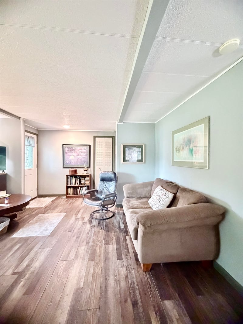 304 S Valley, Eureka, KS 67045