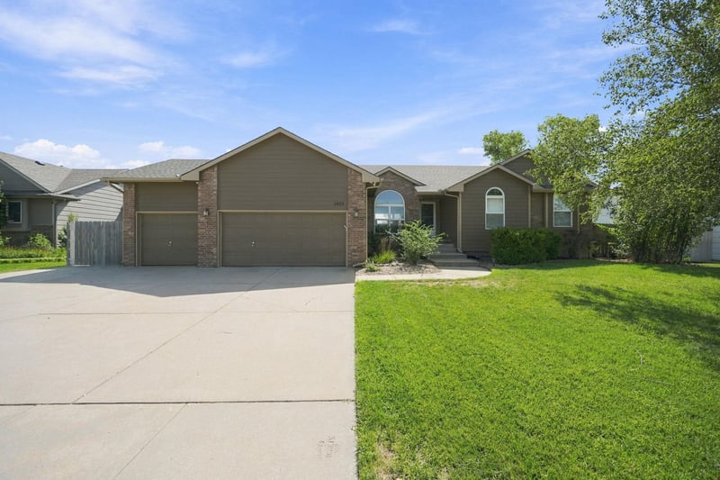 6613 W 34th St N, Wichita, KS 67205