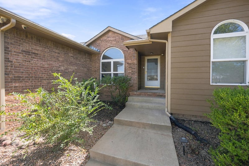 6613 W 34th St N, Wichita, KS 67205
