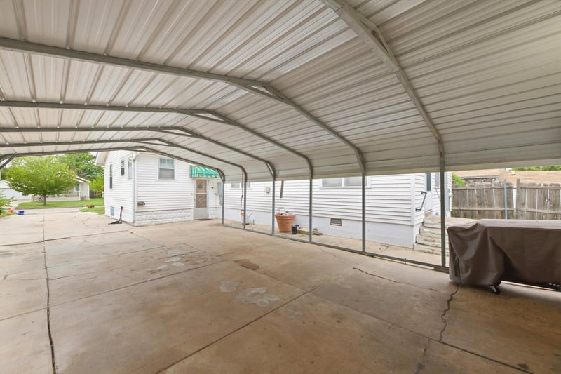 1010 S Dodge St, Wichita, KS 67213
