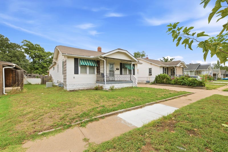 1010 S Dodge St, Wichita, KS 67213