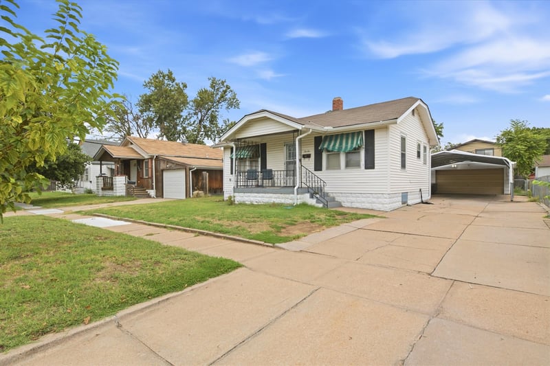 1010 S Dodge St, Wichita, KS 67213