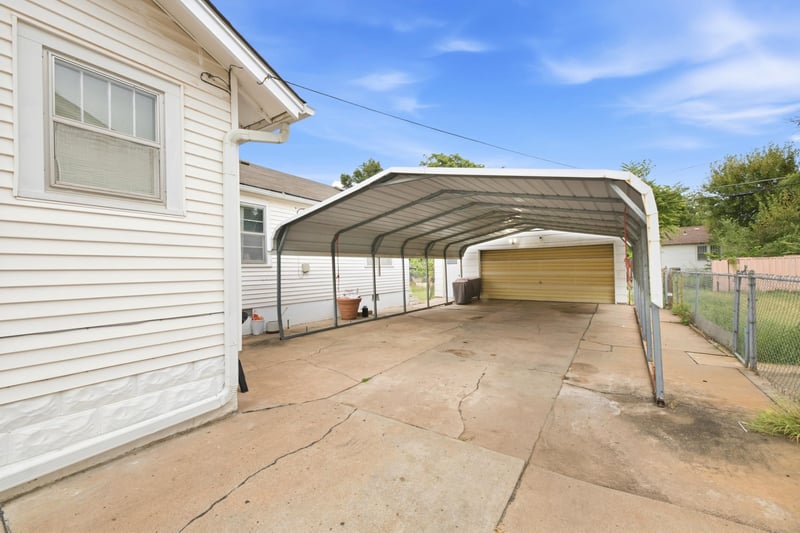 1010 S Dodge St, Wichita, KS 67213