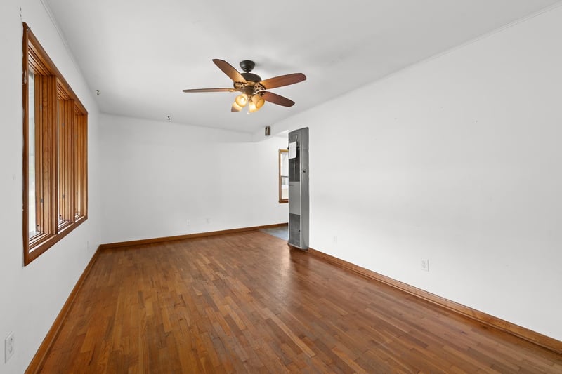 1008 S Summit St, El Dorado Springs, KS 67042-3657