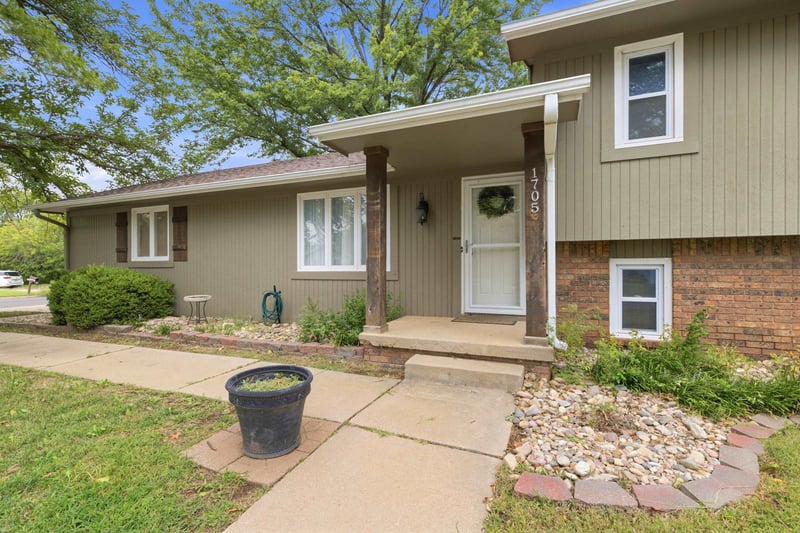 1705 N Baltimore Ave, Derby, KS 67037