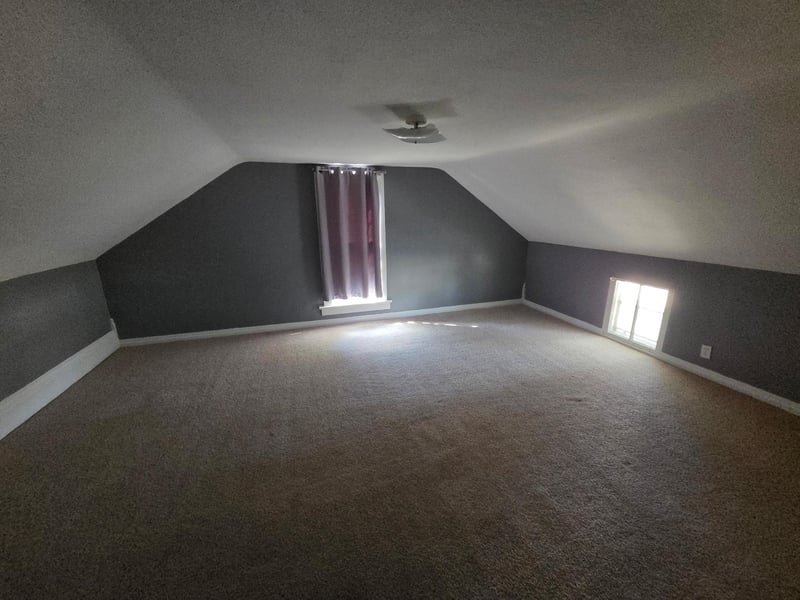321 W 3rd St, Miltonvale, KS 67466