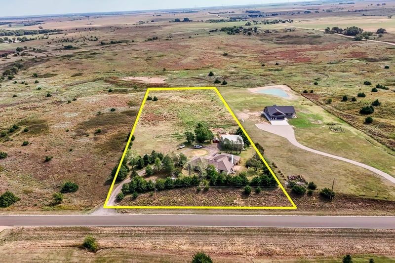 10380 SE 30th Ave, Pratt, KS 67124