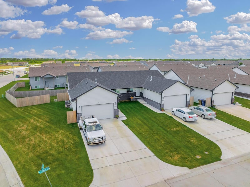 5286-5288 E Cypress St, Bel Aire, KS 67226
