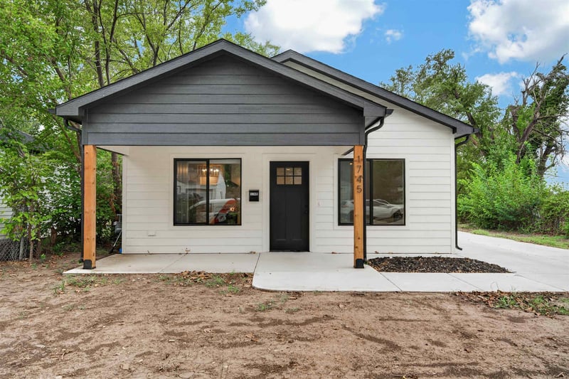 1745 N Chautauqua, Wichita, KS 67214