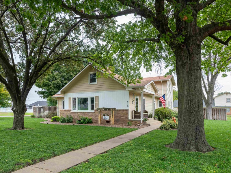 612 N Nelson St, Bennington, KS 67422