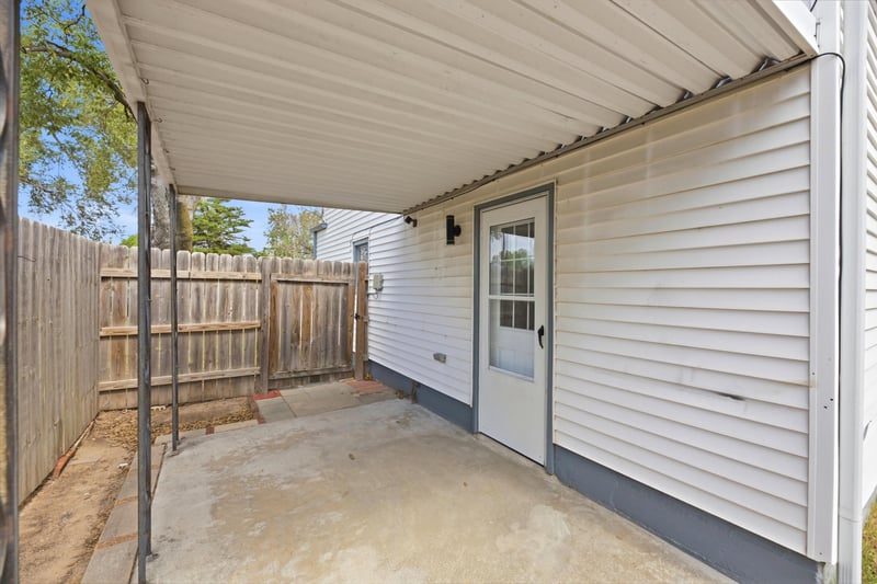 703 W Kinkaid Ave, Wichita, KS 67213