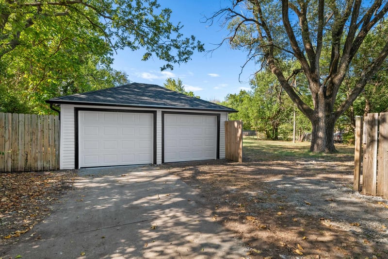 3321 W 9th St N, Wichita, KS 67203