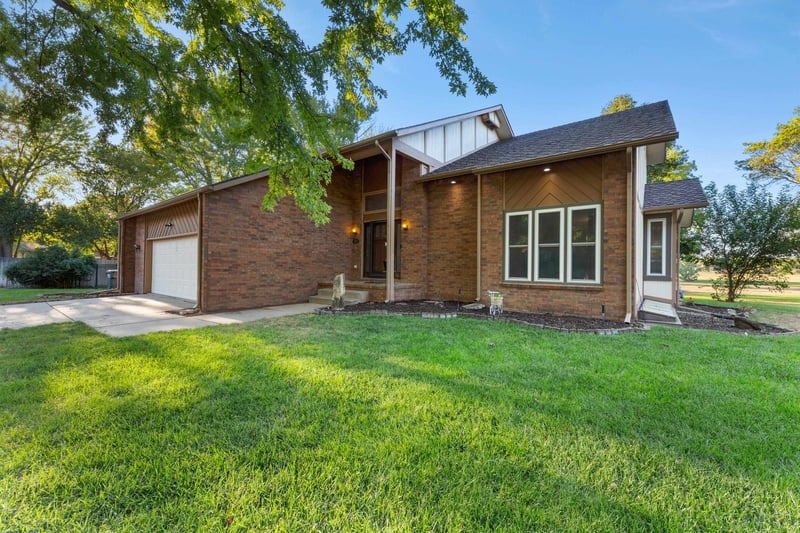 1513 N Valleyview, Wichita, KS 67212