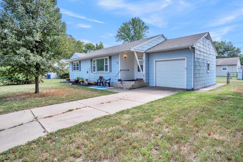 1401 W 7th, Newton, KS 67114