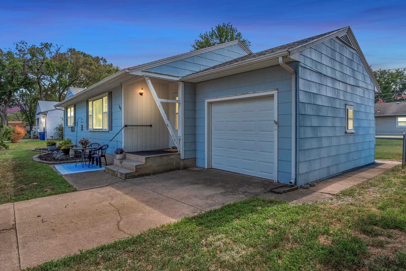 1401 W 7th, Newton, KS 67114
