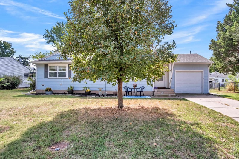 1401 W 7th, Newton, KS 67114