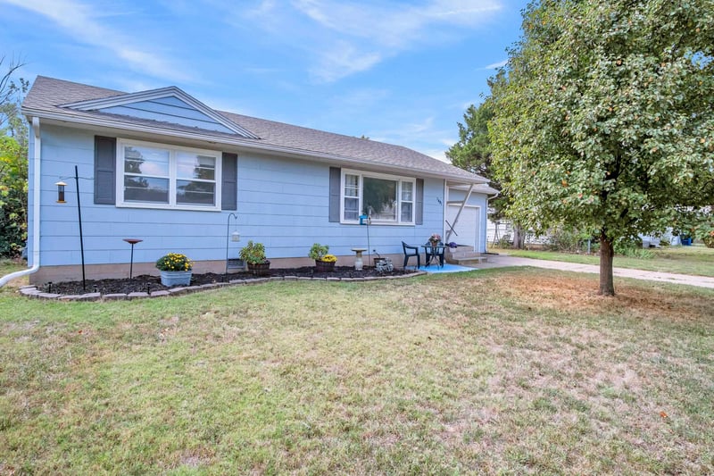 1401 W 7th, Newton, KS 67114