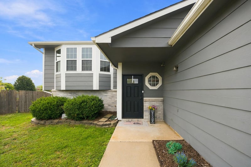 10525 W Jewell Ct, Wichita, KS 67209-3052