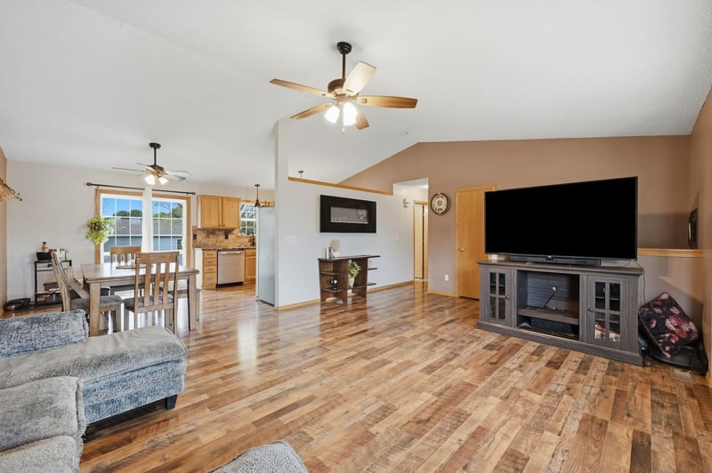 10525 W Jewell Ct, Wichita, KS 67209-3052