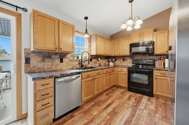 10525 W Jewell Ct, Wichita, KS 67209-3052